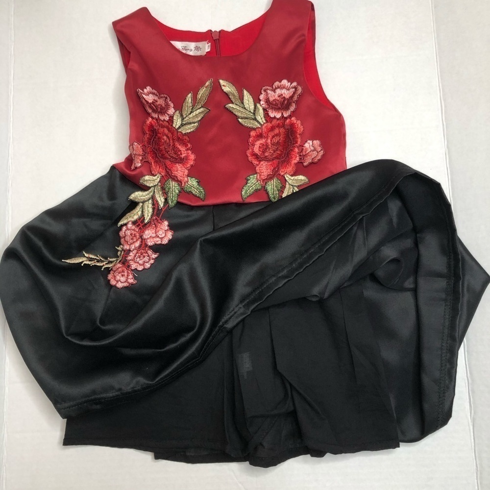Toddler girl black and red embroidery sleeveless dress size 4 - Picture 5 of 8